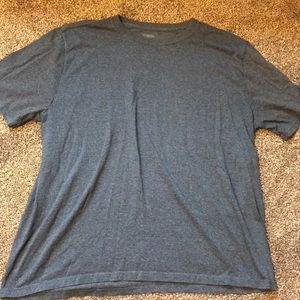 Men’s dark grey t-shirt